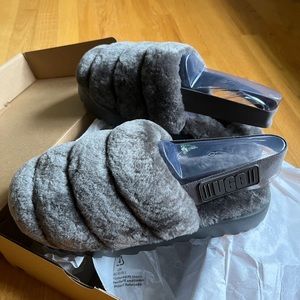 UGG SLIPLERS - BRAND NEW